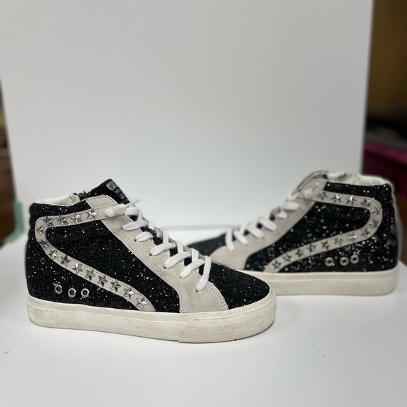 Vintage Havana Shoes - Vintage Havana Black and White Star Sneakers
